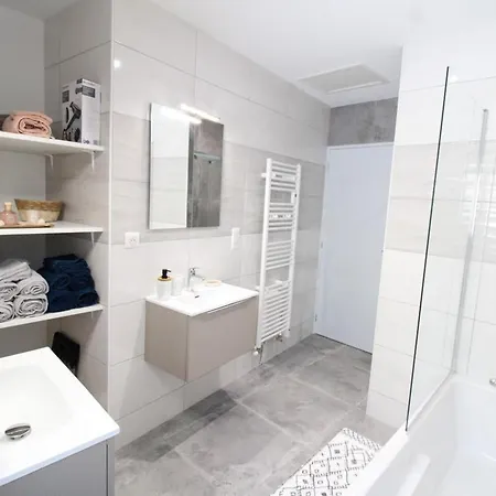 Hébergement de vacances Maison Renovee Proche Super-lioran Avec Parking, Wi-fi Et Jardin - Fr-1-742-560 Laveissière
