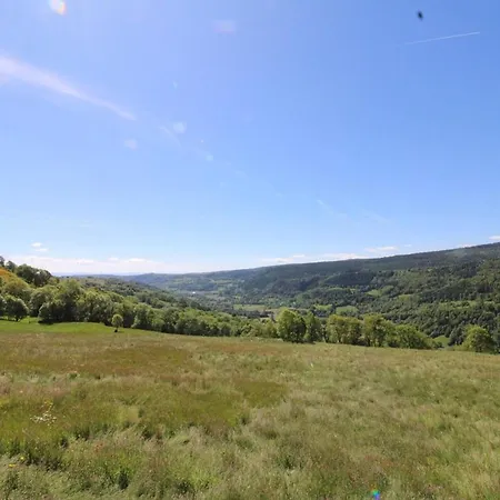 Hébergement de vacances Maison Renovee Proche Super-lioran Avec Parking, Wi-fi Et Jardin - Fr-1-742-560 *