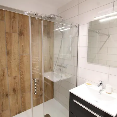 Maison Renovee Proche Super-lioran Avec Parking, Wi-fi Et Jardin - Fr-1-742-560 Hébergement de vacances