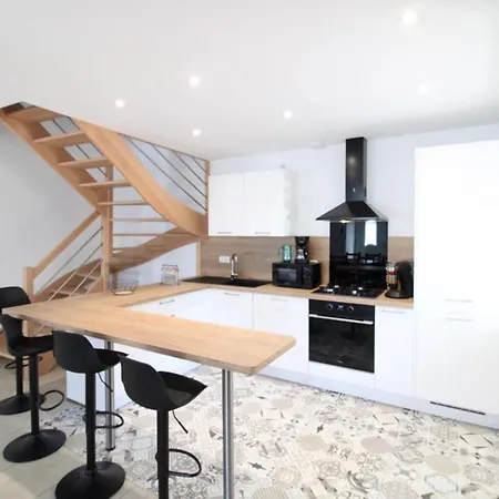 Maison Renovee Proche Super-lioran Avec Parking, Wi-fi Et Jardin - Fr-1-742-560 * Laveissière